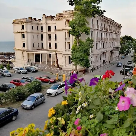 Apartment La Eluta Cazino Constanta